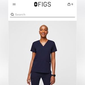 Figs Casma Three- Pocket Scrub Top in Navy. Size: Medium.